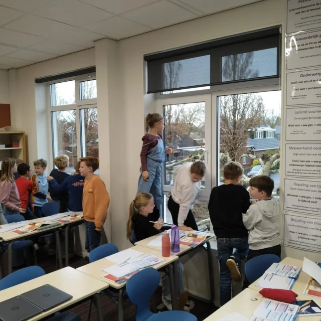 Groep 7a zag afgelopen week voor het eerst sneeuw dit schooljaar. Joepie!